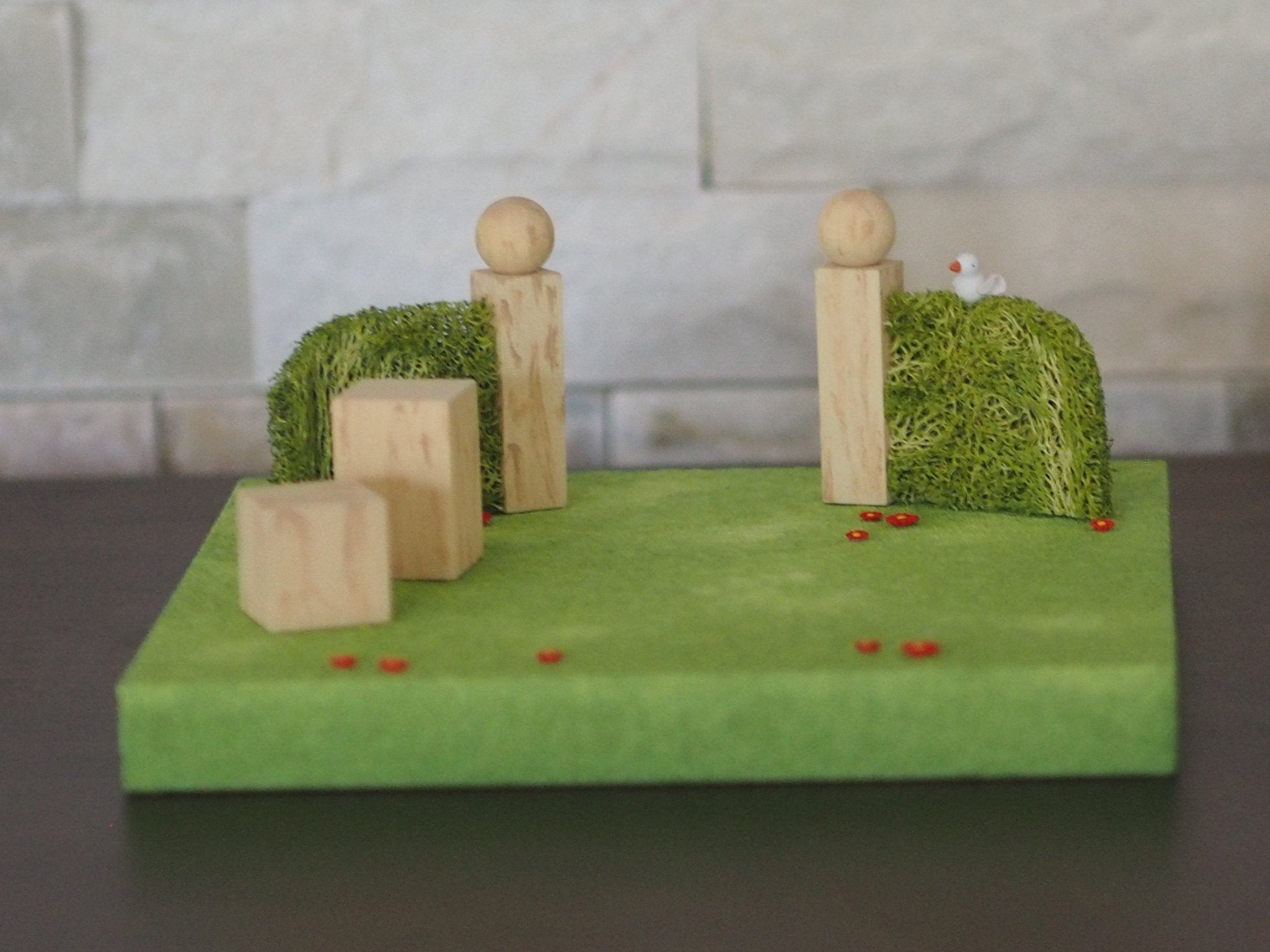 Figurine Stand - Park scene